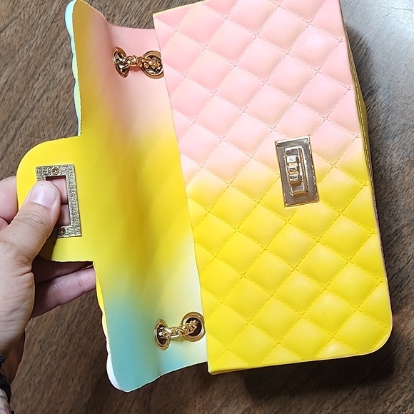 Rainbow Quilted PVC Jelly Purse - Picture 9 of 15